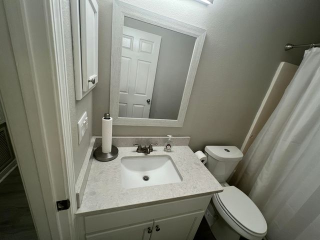 9726 Parker Lake Circle, Navarre, FL 32566