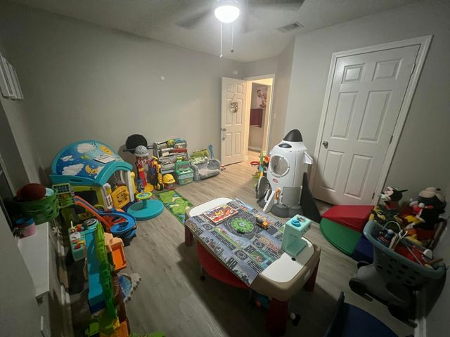 9726 Parker Lake Circle, Navarre, FL 32566