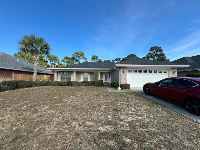 9726 Parker Lake Circle, Navarre, FL 32566