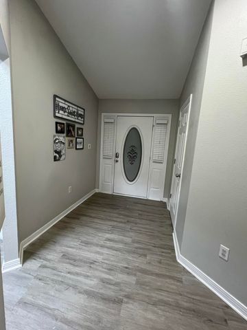 9726 Parker Lake Circle, Navarre, FL 32566