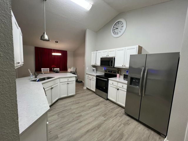 9726 Parker Lake Circle, Navarre, FL 32566