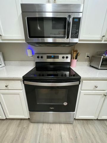 9726 Parker Lake Circle, Navarre, FL 32566