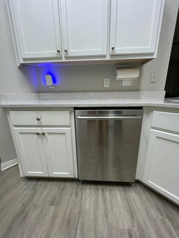 9726 Parker Lake Circle, Navarre, FL 32566