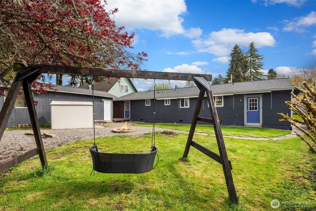 26205 14th Avenue S, Des Moines, WA 98198