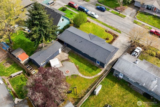 26205 14th Avenue S, Des Moines, WA 98198