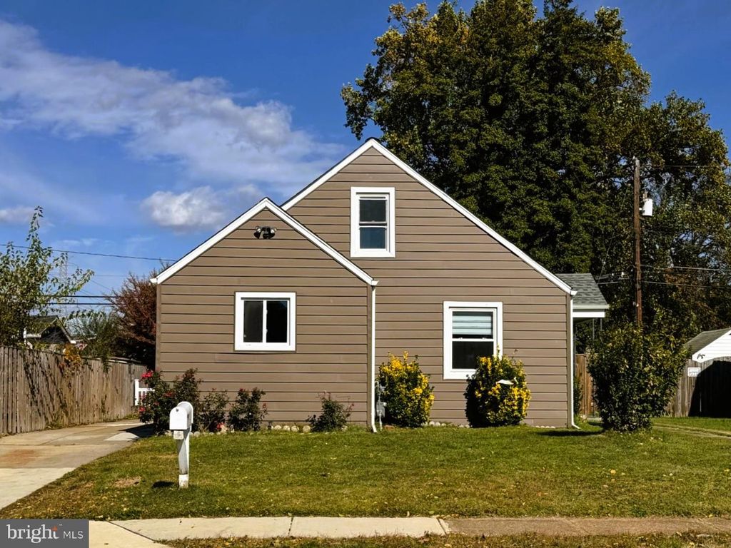 8102 CORNWALL RD, Dundalk, MD 21222