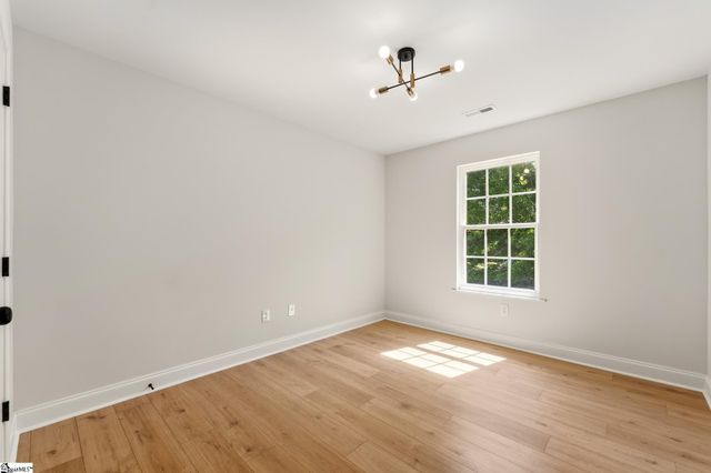 52 Uneeda Drive, Greenville, SC 29605