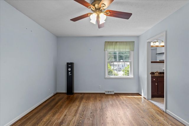1002 Allenwood Dr, Ashland City, TN 37015