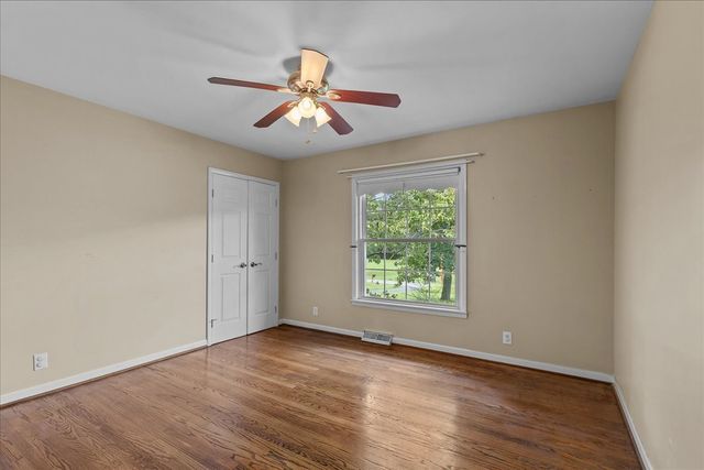 1002 Allenwood Dr, Ashland City, TN 37015