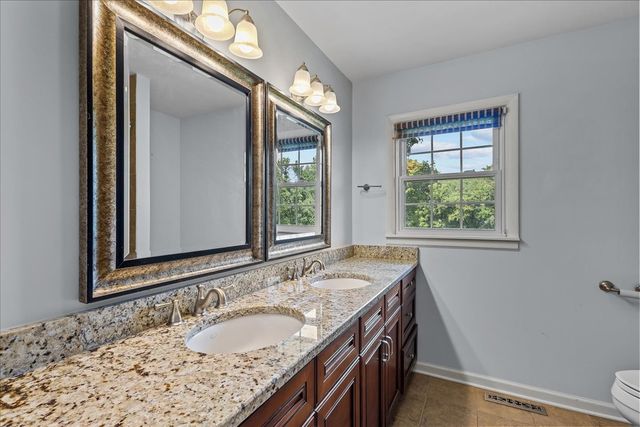 1002 Allenwood Dr, Ashland City, TN 37015