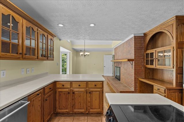 1002 Allenwood Dr, Ashland City, TN 37015