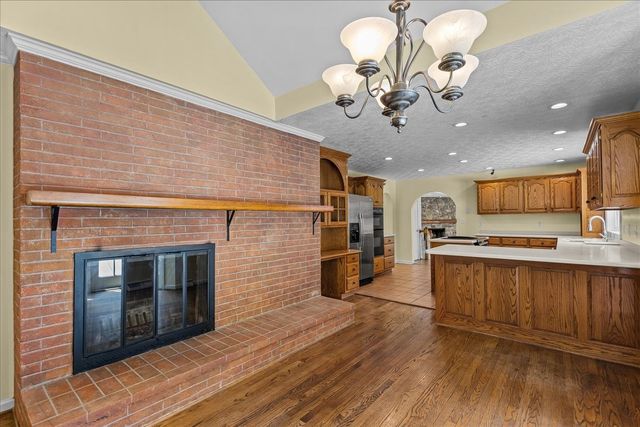 1002 Allenwood Dr, Ashland City, TN 37015