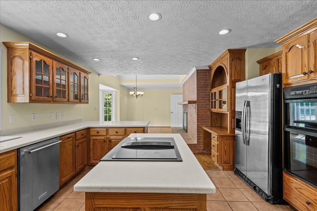 1002 Allenwood Dr, Ashland City, TN 37015