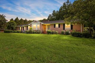 1002 Allenwood Dr, Ashland City, TN 37015