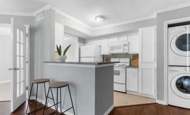 9839 Walnut Street 201, Dallas, TX 75243