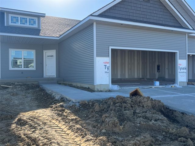 558 SE Hollow Court, West Des Moines, IA 50265