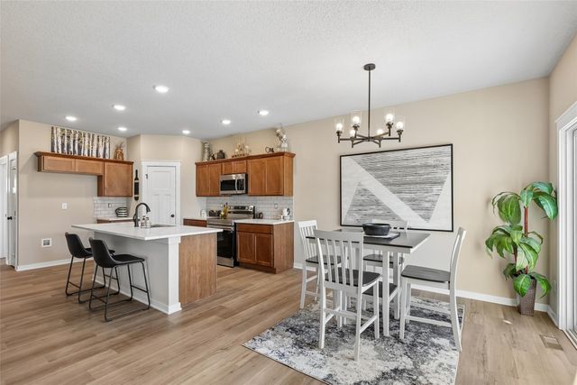 558 SE Hollow Court, West Des Moines, IA 50265