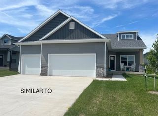 558 SE Hollow Court, West Des Moines, IA 50265