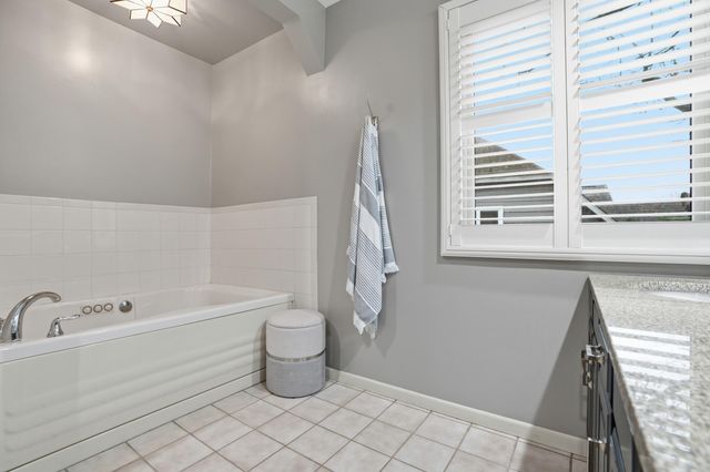 480 Ashford Lane, Valparaiso, IN 46385