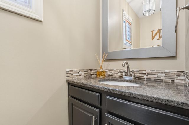 480 Ashford Lane, Valparaiso, IN 46385