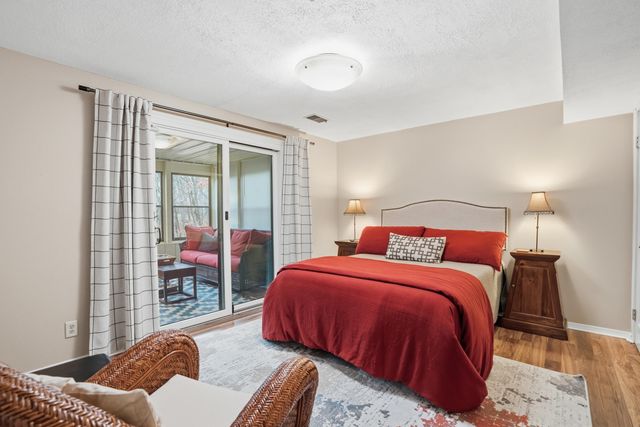 480 Ashford Lane, Valparaiso, IN 46385