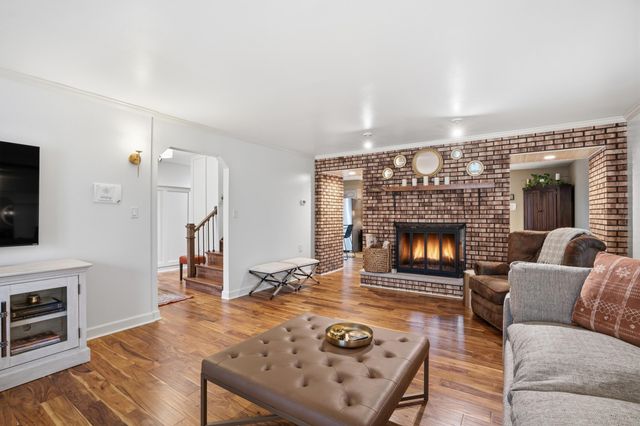 480 Ashford Lane, Valparaiso, IN 46385