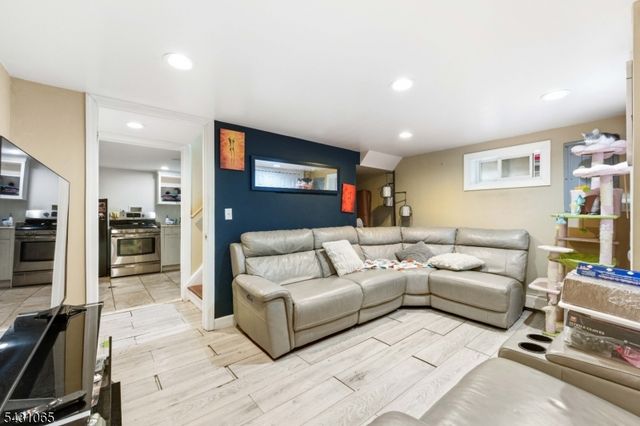 631 Golf Ter, Union Twp., NJ 07083