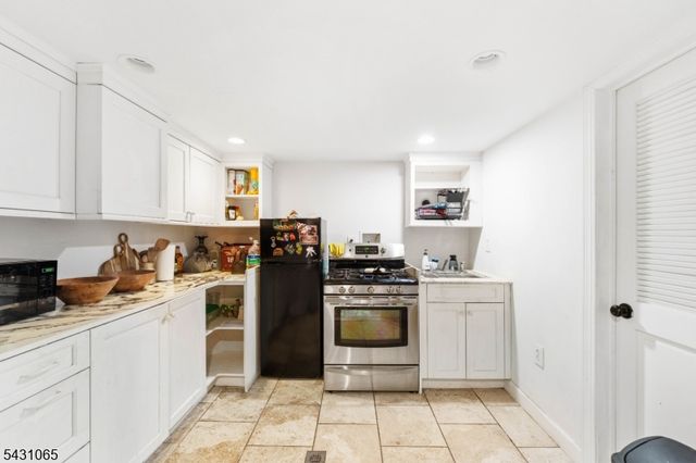631 Golf Ter, Union Twp., NJ 07083