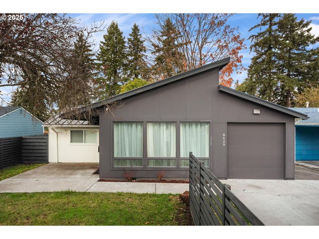 8629 Ne CLACKAMAS St, Portland, OR 97220