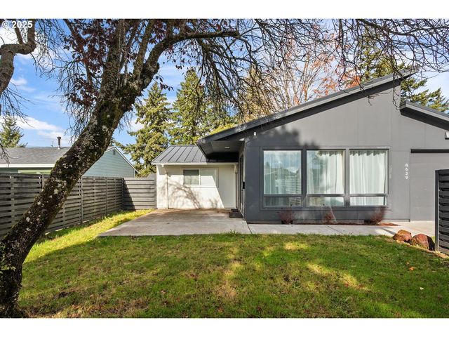 8629 Ne CLACKAMAS St, Portland, OR 97220