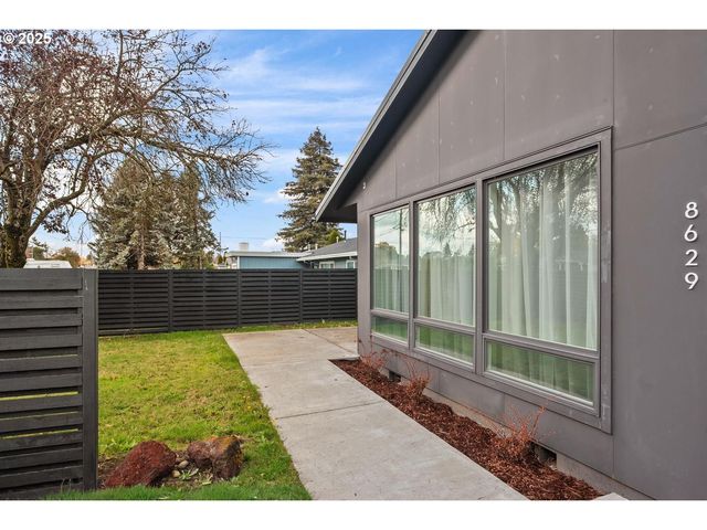 8629 Ne CLACKAMAS St, Portland, OR 97220