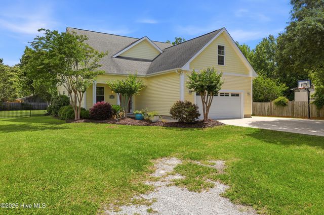 807 Factory Road, Hampstead, NC 28443