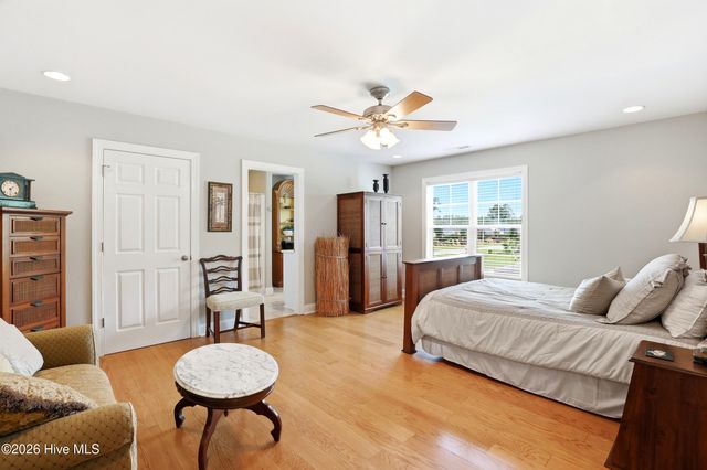 807 Factory Road, Hampstead, NC 28443