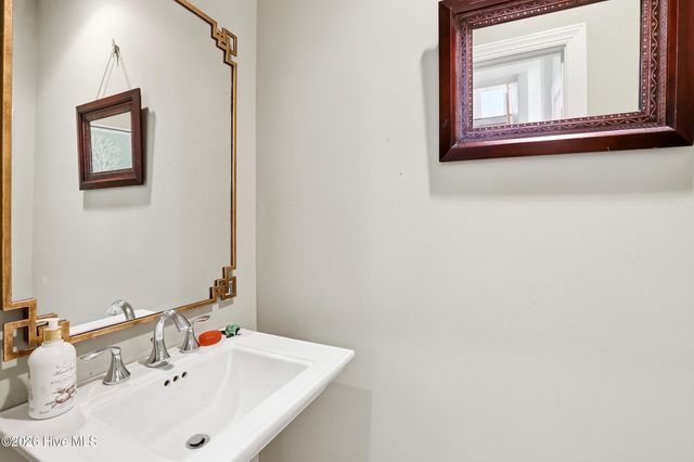 807 Factory Road, Hampstead, NC 28443