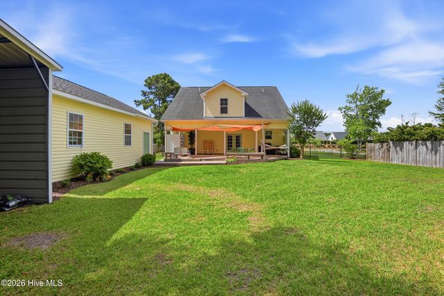 807 Factory Road, Hampstead, NC 28443