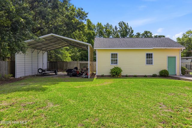 807 Factory Road, Hampstead, NC 28443