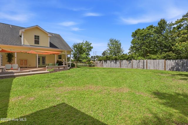 807 Factory Road, Hampstead, NC 28443