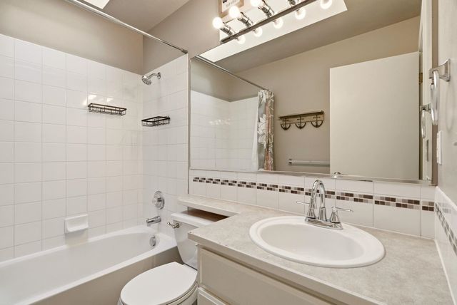 1111 S Newer Ct, Spokane Valley, WA 99037