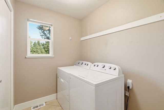 1111 S Newer Ct, Spokane Valley, WA 99037