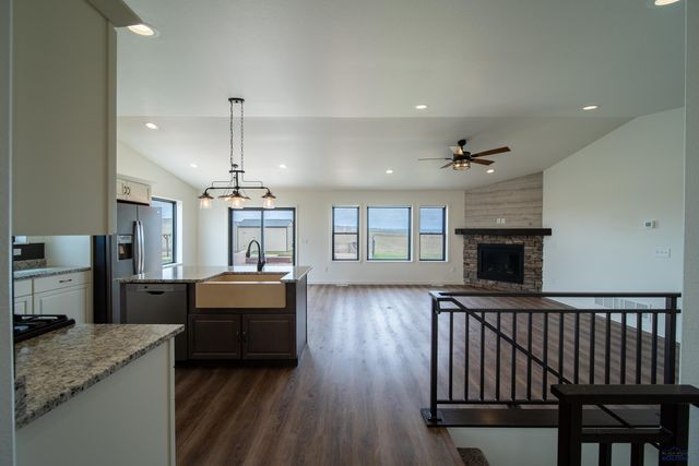 22905 GATEWAY DR, Box Elder, SD 57719