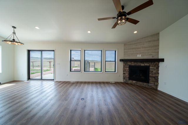 22905 GATEWAY DR, Box Elder, SD 57719