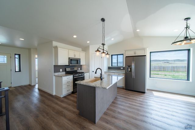 22905 GATEWAY DR, Box Elder, SD 57719