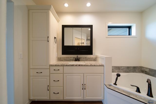 22905 GATEWAY DR, Box Elder, SD 57719