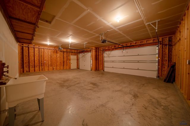 22905 GATEWAY DR, Box Elder, SD 57719