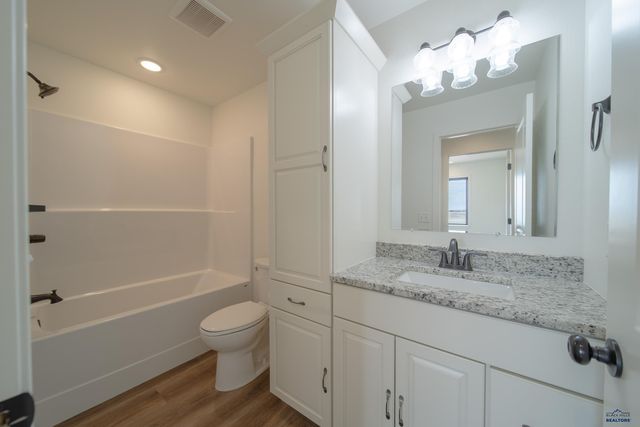 22905 GATEWAY DR, Box Elder, SD 57719