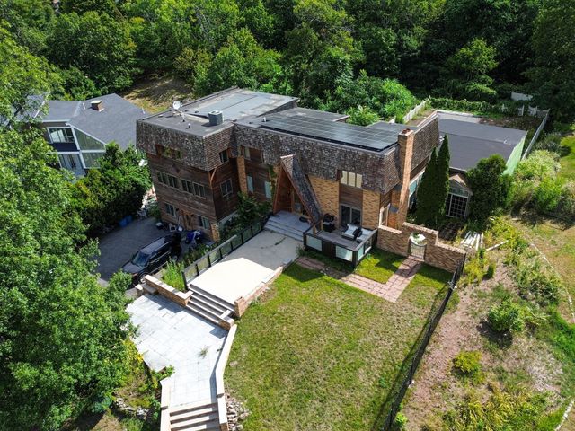 12 Oakridge Dr, Saugus, MA 01906