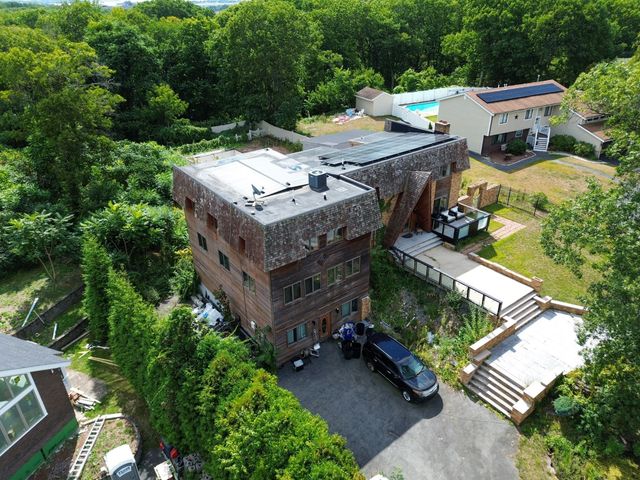 12 Oakridge Dr, Saugus, MA 01906