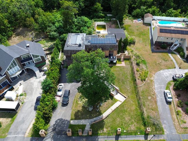 12 Oakridge Dr, Saugus, MA 01906