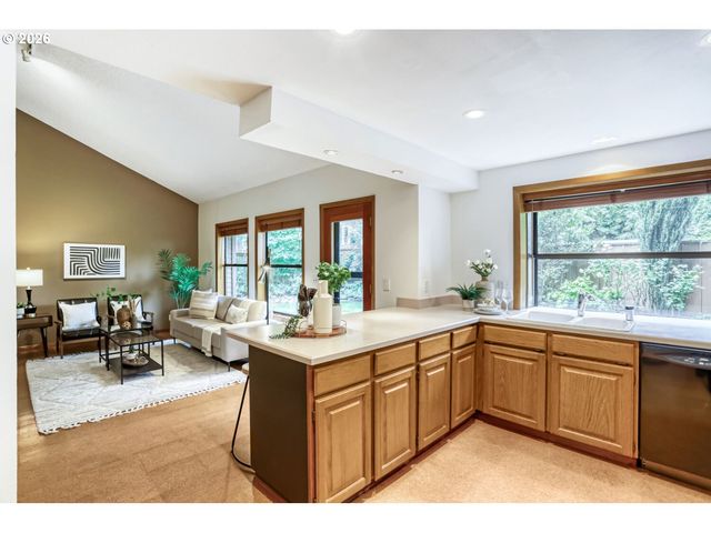 12970 Sw SCOUT Dr, Beaverton, OR 97008