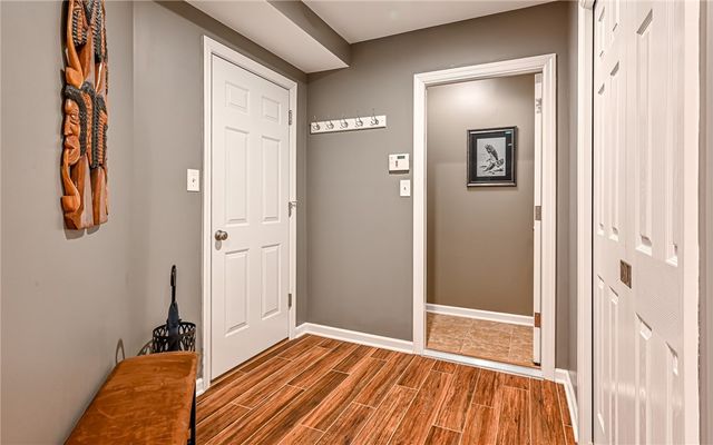 691 Freedom Dr, Collier Twp, PA 15106